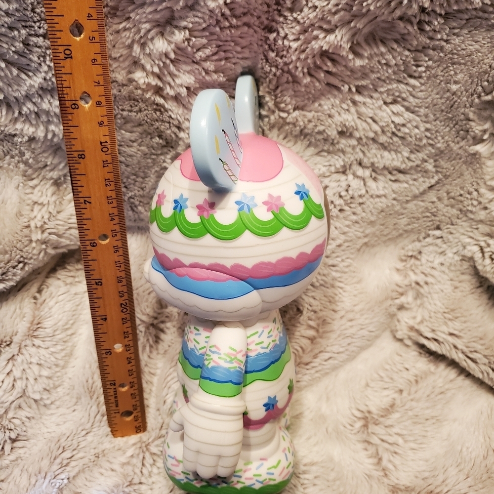 Disney Vinylmation 9" Birthday Cake Figure - Holiday #2; Limited Edition of 1000 - Picture 5 of 7